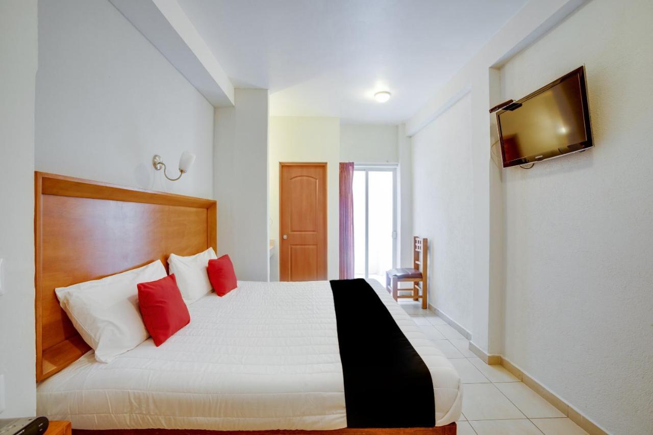 Hotel Пацкуаро Екстер'єр фото