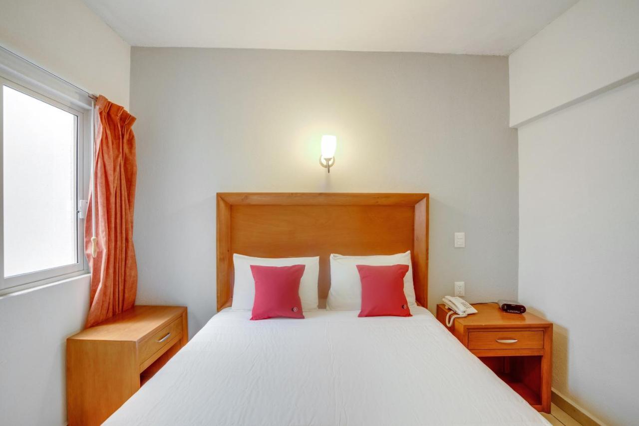Hotel Пацкуаро Екстер'єр фото