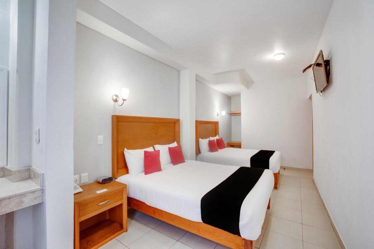 Hotel Пацкуаро Екстер'єр фото