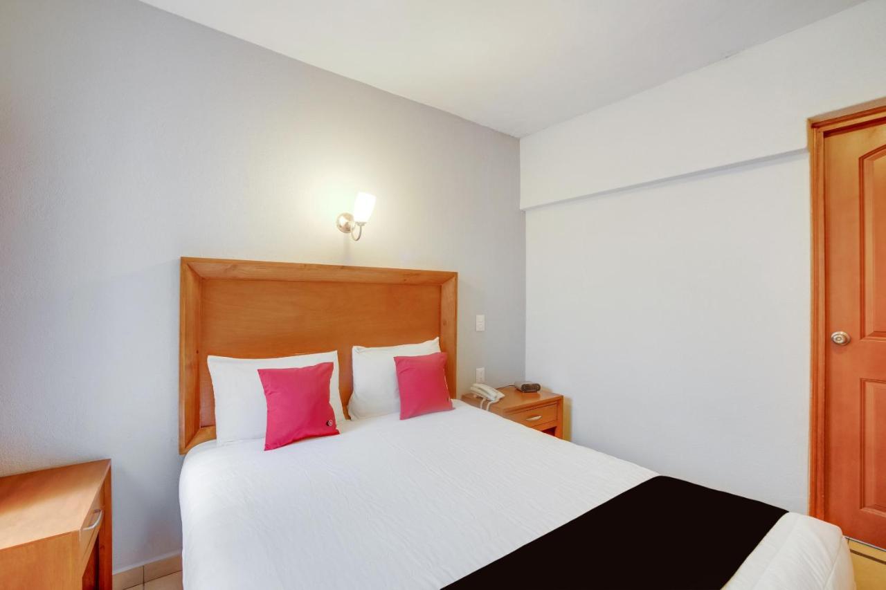 Hotel Пацкуаро Екстер'єр фото