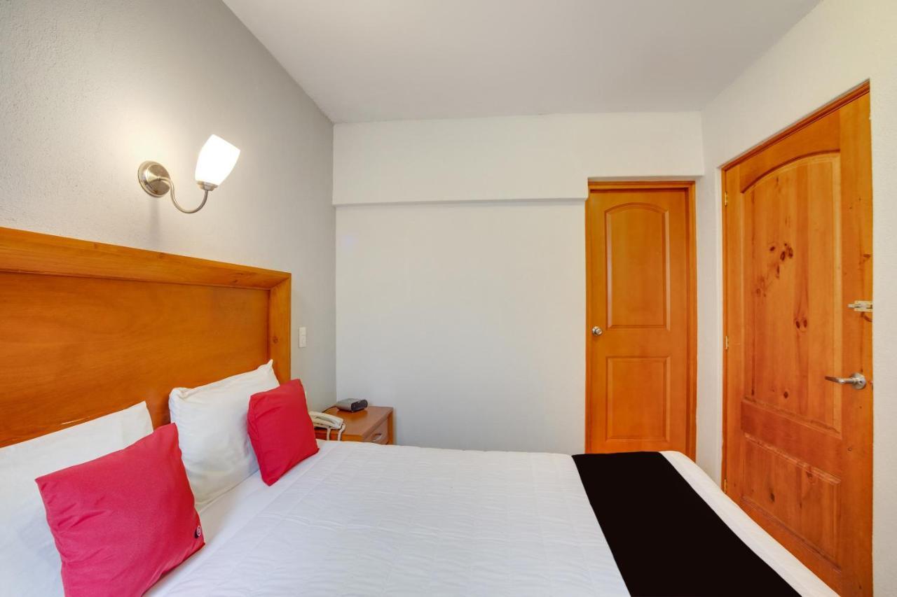 Hotel Пацкуаро Екстер'єр фото
