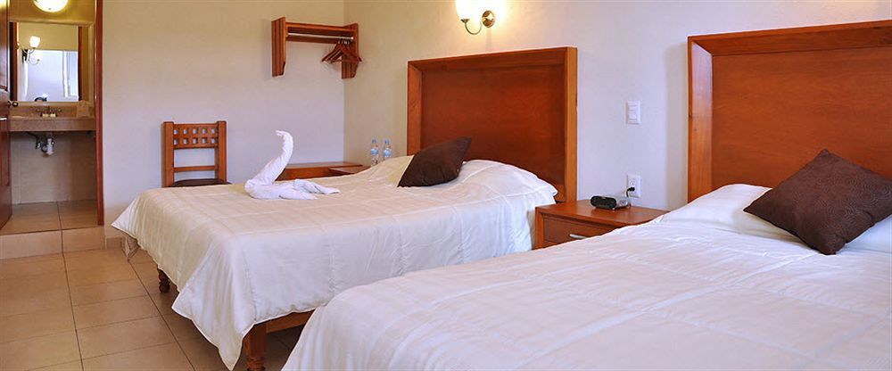 Hotel Пацкуаро Екстер'єр фото