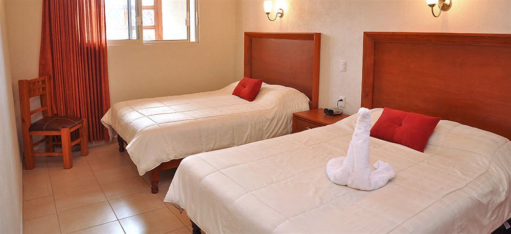 Hotel Пацкуаро Екстер'єр фото