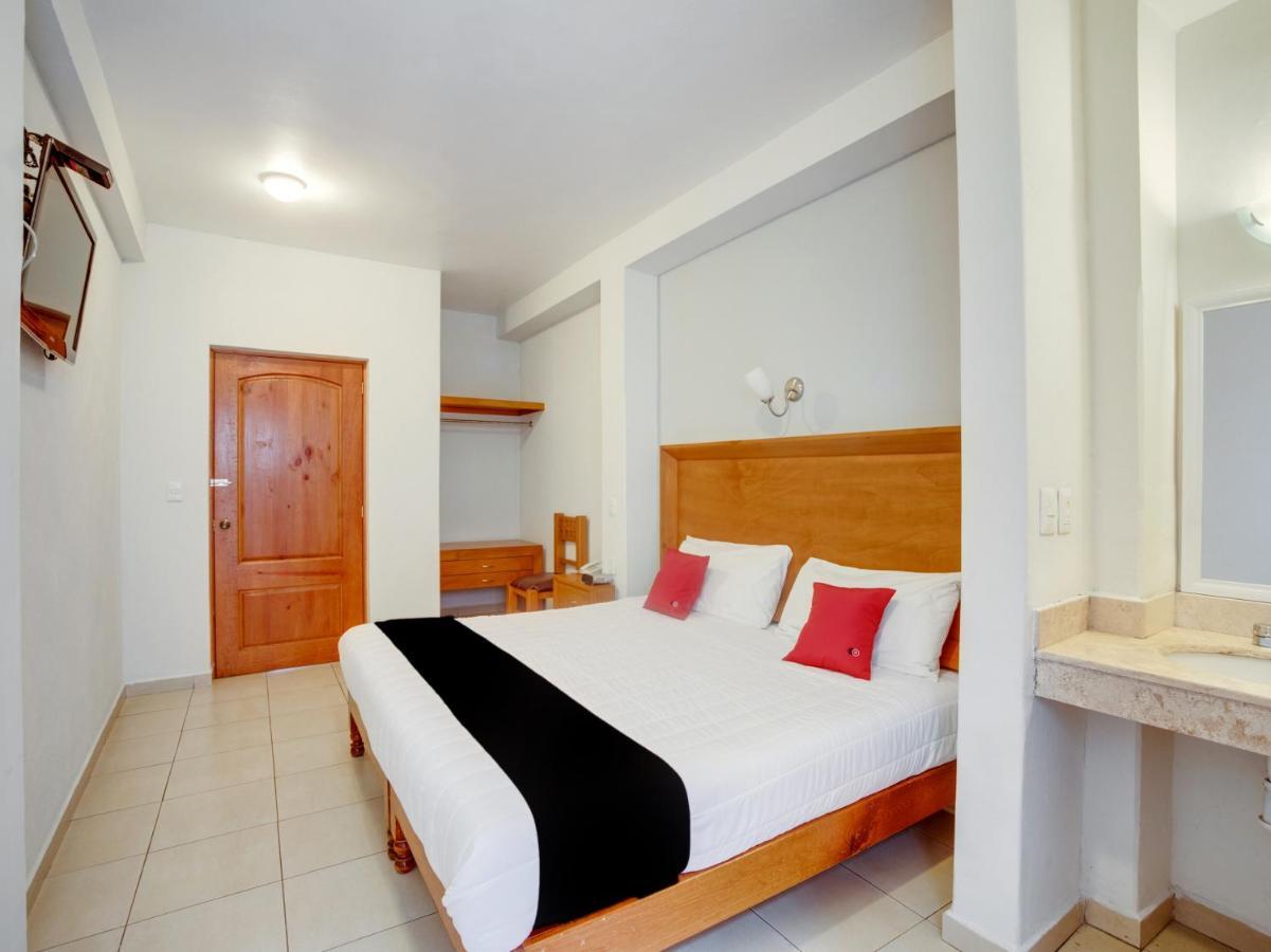 Hotel Пацкуаро Екстер'єр фото