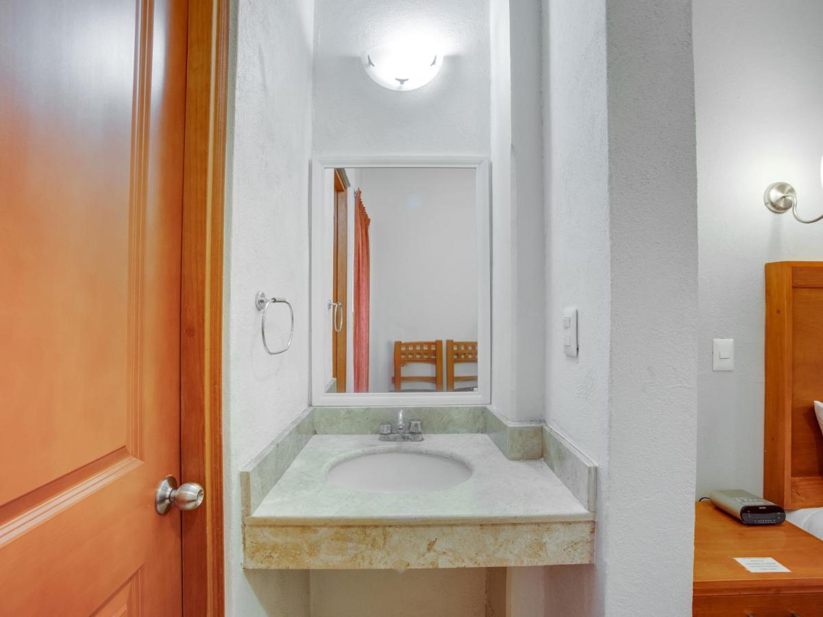 Hotel Пацкуаро Екстер'єр фото