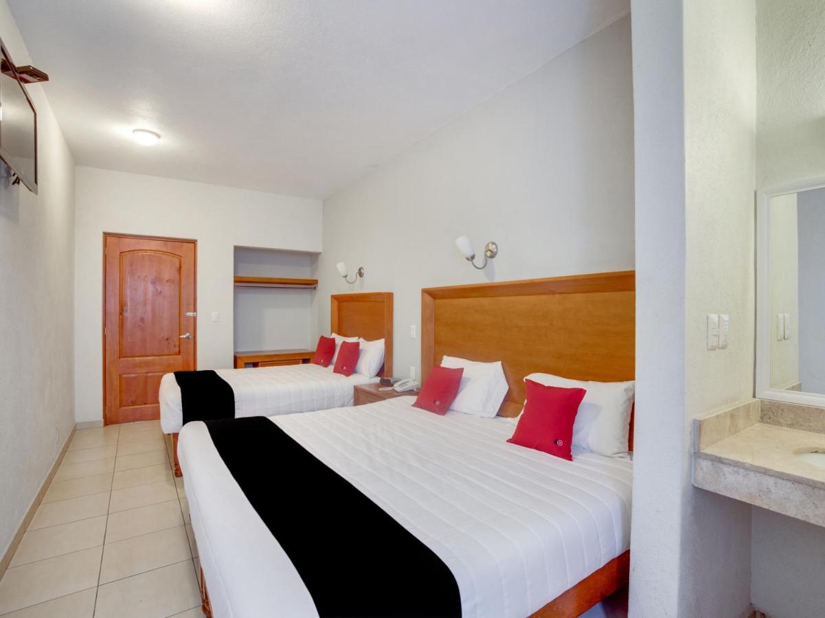 Hotel Пацкуаро Екстер'єр фото